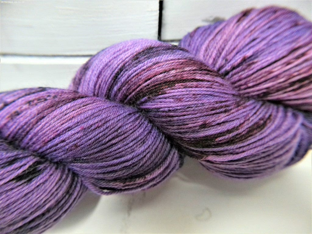 Lilac Dream 70/30 SW Merino/Nylon, 4 ply, 437 yards